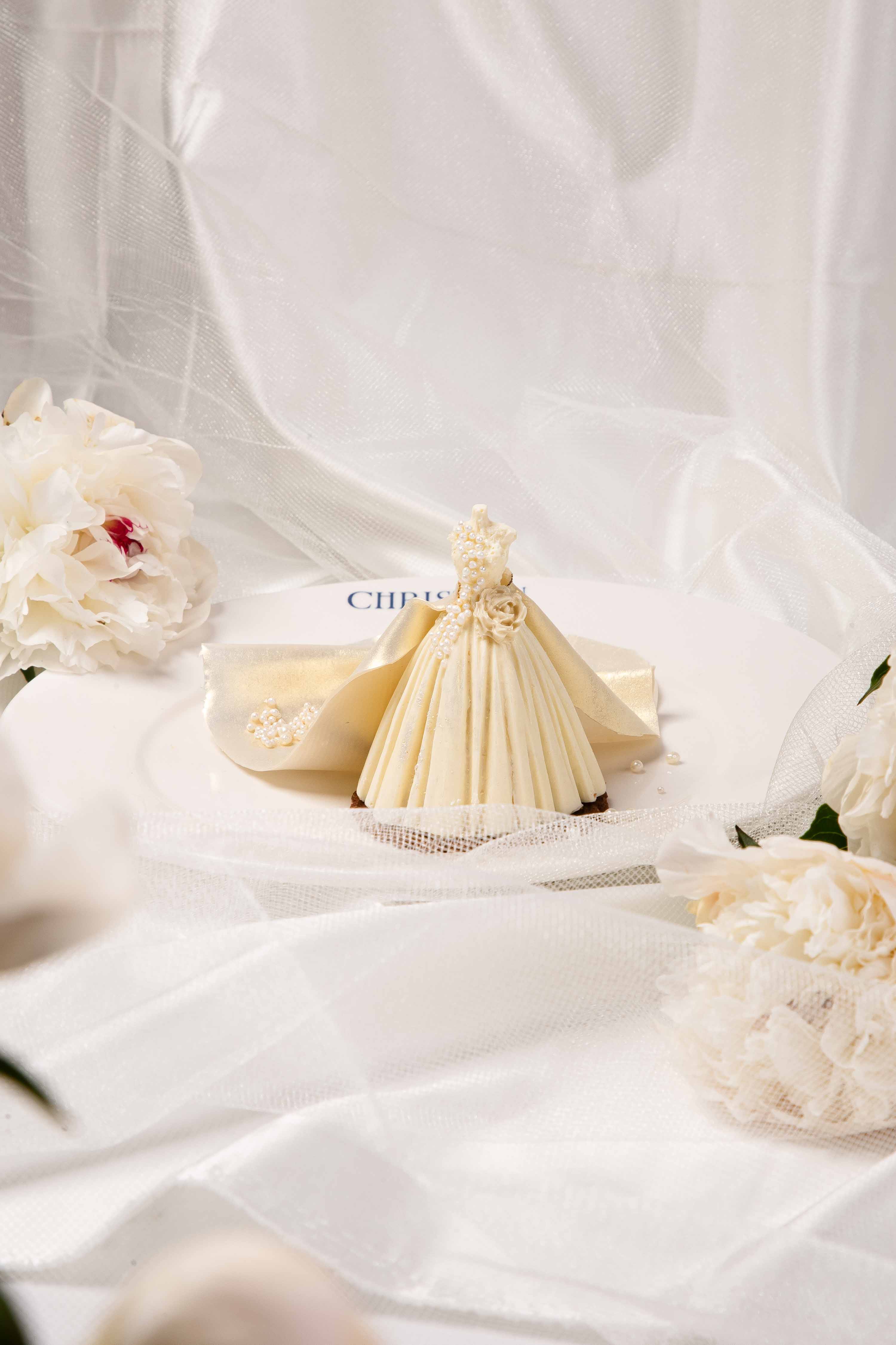 Chanel wedding-gown-inspired dessert